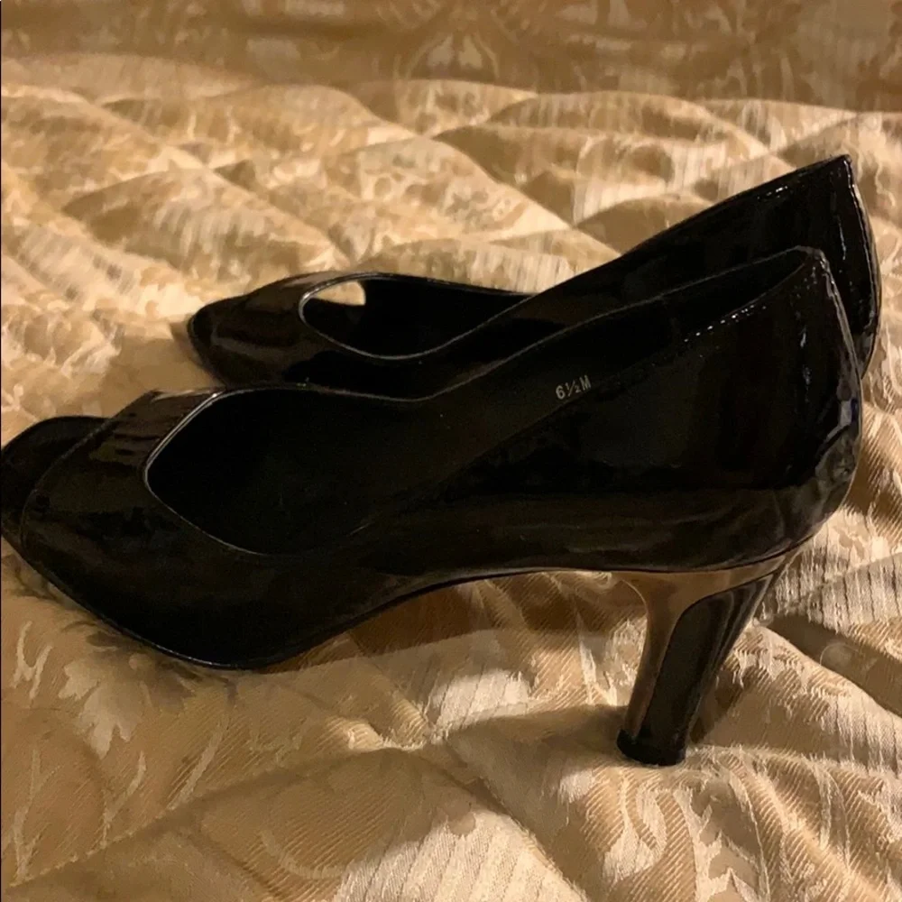 VANELi Black Shiny High Heeled Shoes Sz‎ 6 1/2